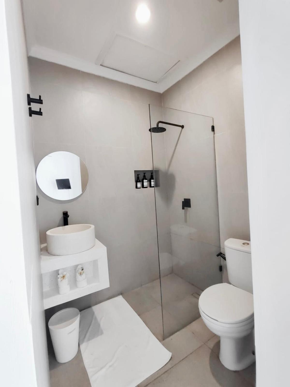 Casa De Lupe 5 Bedroom Villa In Kerobokan Seminyak  Ngoại thất bức ảnh