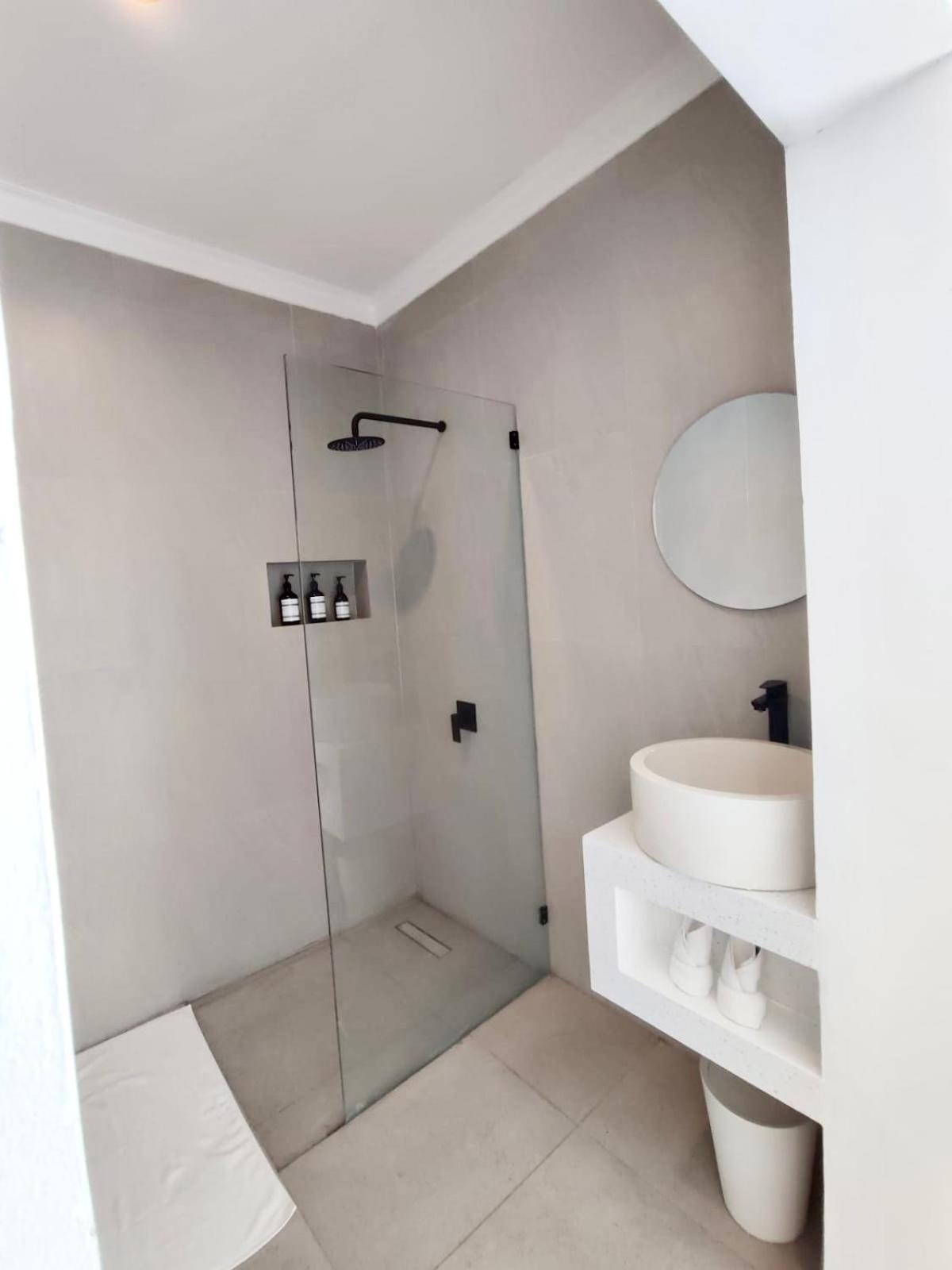 Casa De Lupe 5 Bedroom Villa In Kerobokan Seminyak  Ngoại thất bức ảnh
